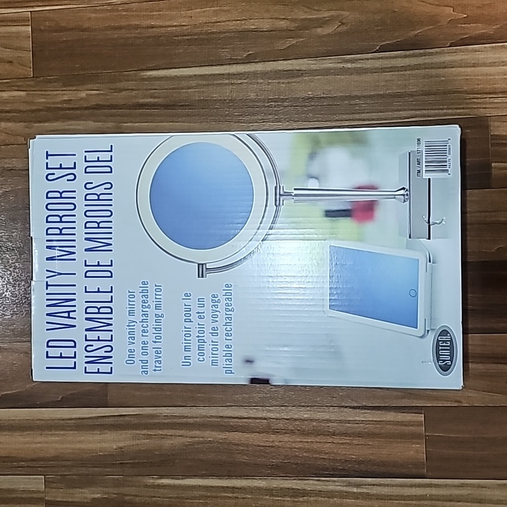 LED Vanity Mirror Large PLUG IN ONE ONLY New with box makeup Pleaese read ad